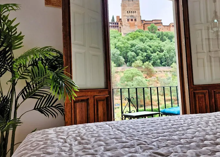 The Nasrid - Apartamento Con Balcon Frente A La Alhambra - Vistas Desde La Cama